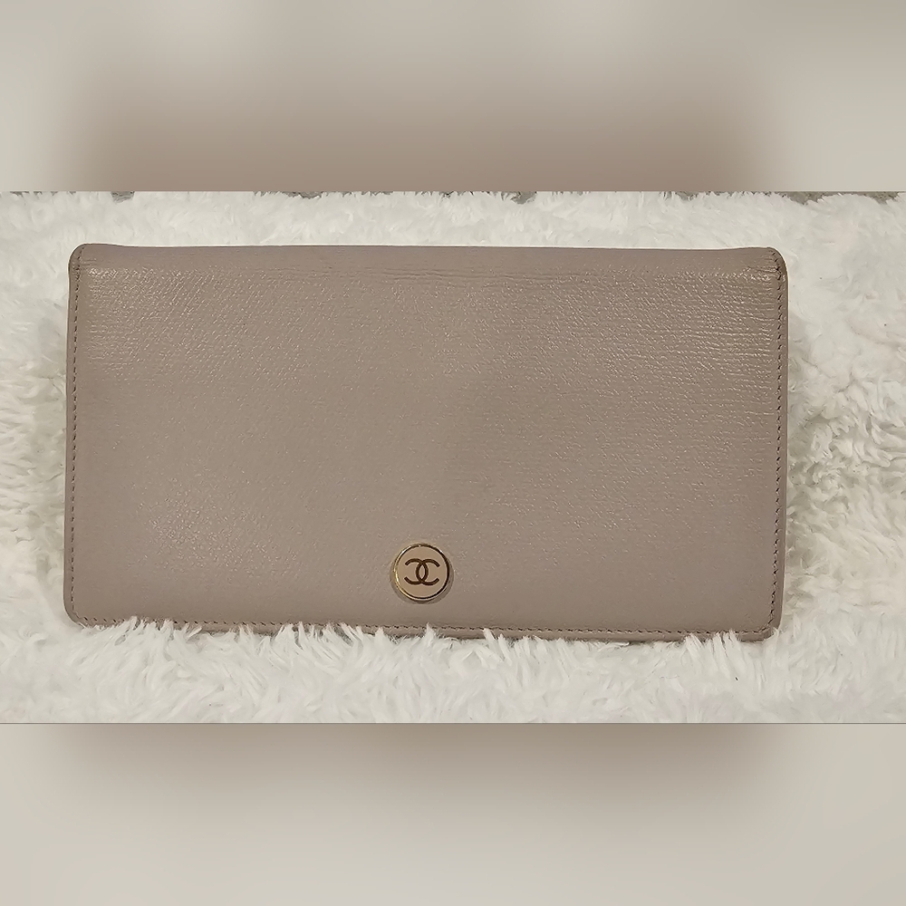 CHANEL Bi-fold Leather Wallet